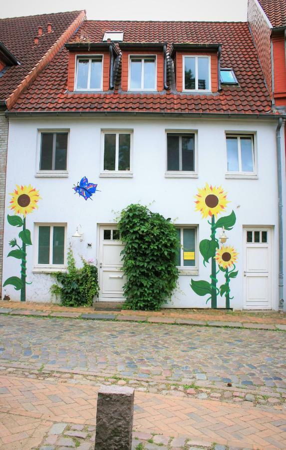 Zentrale Ferienwohnung Anker Im Sonnenblumenhaus Фленсбург Экстерьер фото